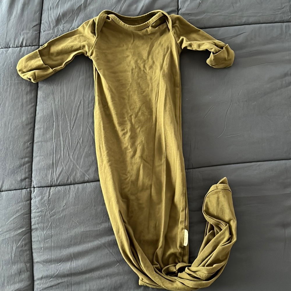 Marlowe & Co Organic Cotton Olive Green Baby Sleeping Gown 0-3 months
